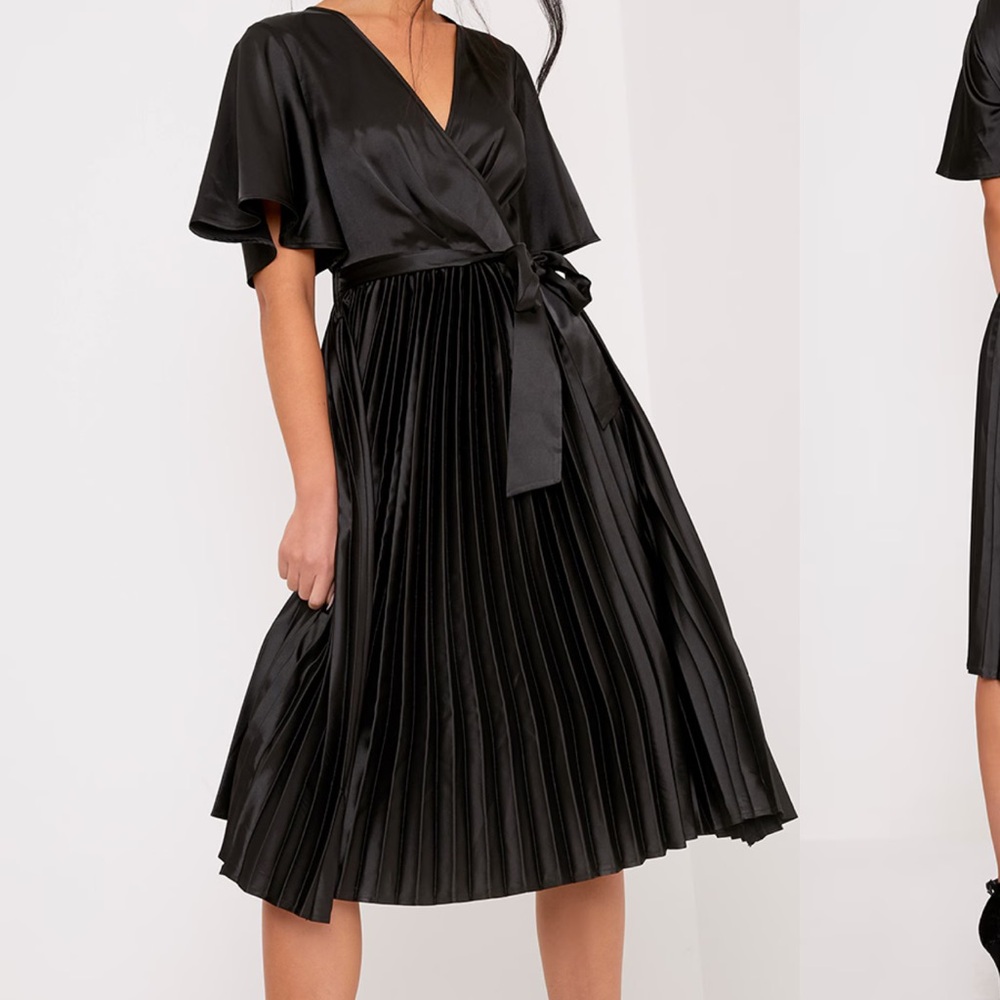 NWOT PrettyLittleThing PLT MAIREE BLACK SATIN PLEATED MIDI DRESS
